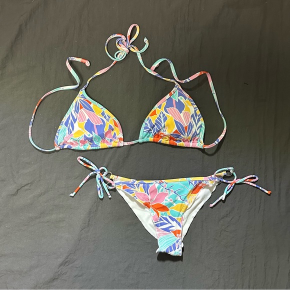Body Glove Other - Body Glove Multicolor Bikini Top